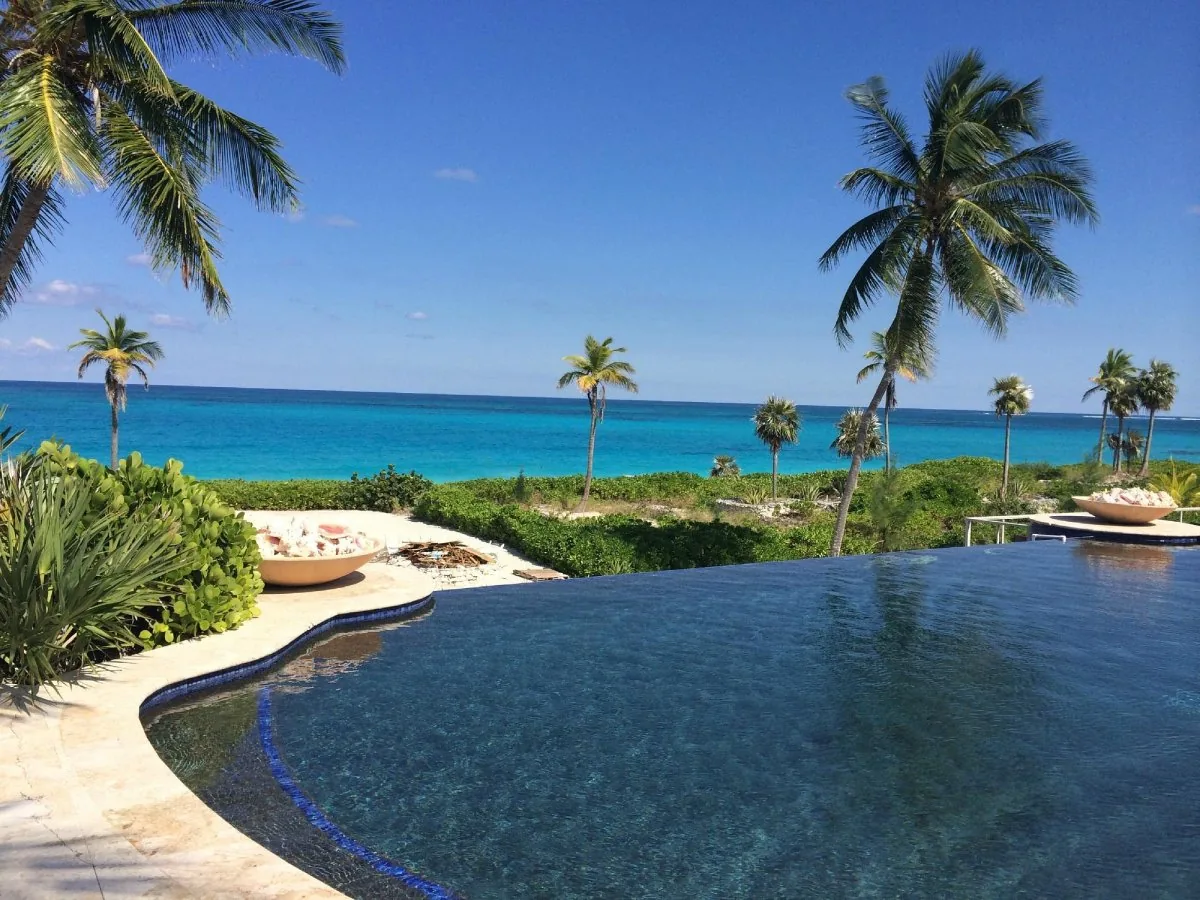 How to get to Sky Beach Club Eleuthera by private charter flight to Governor's Harbour Airport GHB