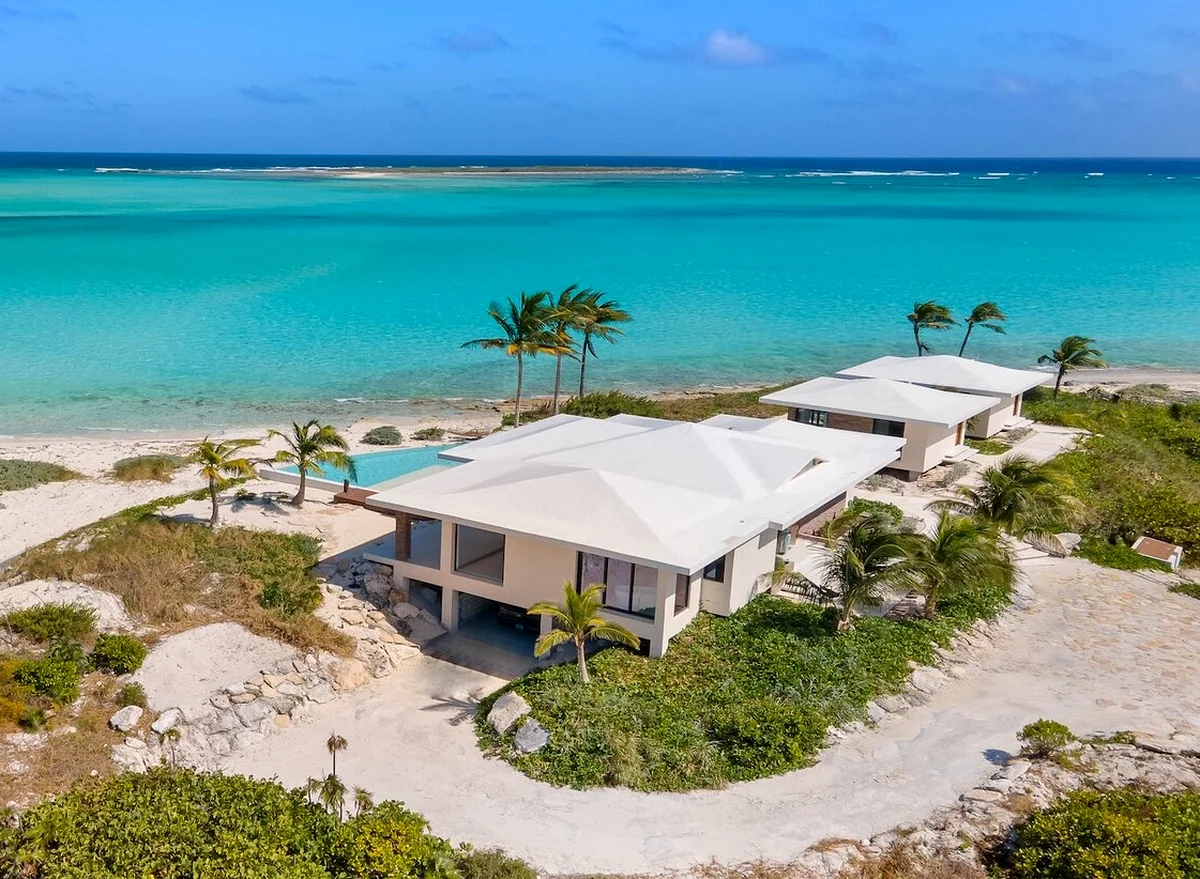 How to get to Snow Bay Beach area on San Salvador Island Bahamas by private charter flight